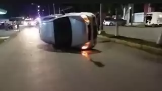 En el accidente, dos de los tres tripulantes resultaron heridos