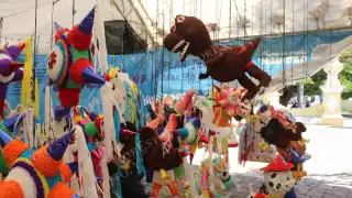 Navidad ya está muy cerca y los vendedores de piñatas campechanos lo saben