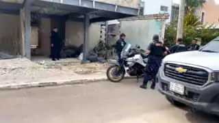 Movilización policiaca en colonia de Campeche por presunto delincuente en techos