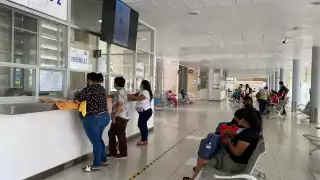 De igual manera, reveló que en la última semana fallecieron 44 personas a causa del padecimiento