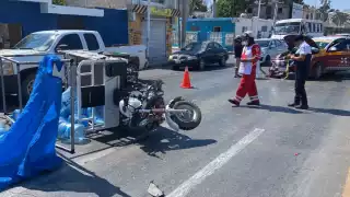 El taxista pertenece a la agrupación "Radio Taxi Águilas"