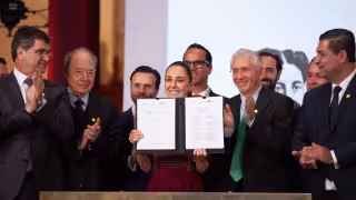 Presidenta Sheinbaum firma acuerdo histórico con industria del acero: compras públicas priorizarán producción nacional