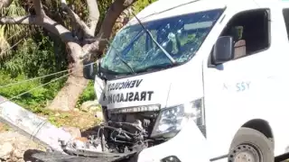 El conductor perdió el control tras intentar evitar un bache