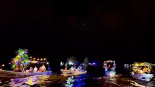 Es una mezcla de actividades tomadas de las tradiciones mexicanas y costumbres anglosajonas