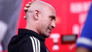La Audiencia Nacional española propuso abrir juicio al expresidente de la RFEF, Luis Rubiales, por el beso no consentido a Jenni Hermoso