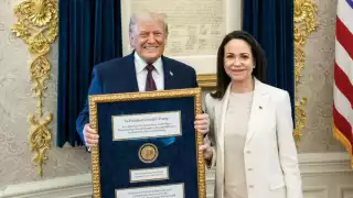 María Corina Machado entrega medalla del Premio Nobel de la Paz a Donald Trump