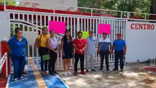 Los docentes suspendieron labores este jueves