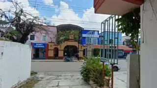 De acuerdo con los testigos que se dieron cuenta del accidente, señalaron que sólo se percataron del hecho debido a la llegada de los servicios paramédicos.