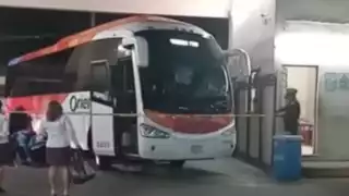 Mujer queda debajo de un camión tras ser atropellada en el Centro de Mérida