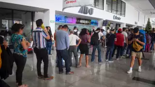 Trabajadores de las tiendas del lugar señalaron que ayer hubo mayor movimiento