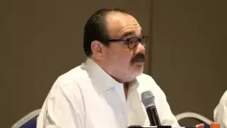 El Senador aseguró que se registró ayer martes por la noche como aspirante para ser el próximo candidato de Morena