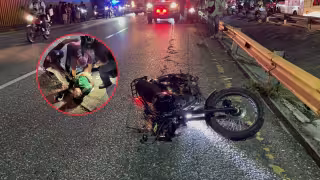 Motociclista grave tras impactarse contra barandales de la Cuatro Carriles en Ciudad del Carmen