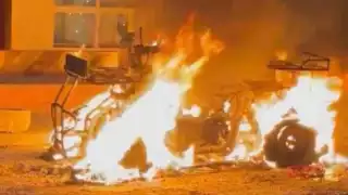 Amenazan a extranjeros y queman cuatrimoto en El Cuyo; señalan presunta venta de drogas