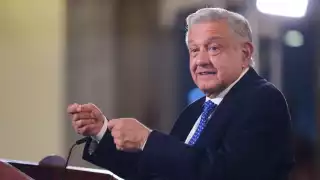 López Obrador desmiente vínculos con el narcotráfico y critica al New York Times por no disculparse