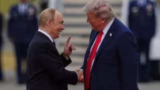Trump pide a Putin acelerar el fin de la guerra en Ucrania y Moscú niega planes hostiles contra Europa