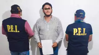 Detienen a un mecánico en Mérida por robarse un auto; lo había recibido para repararlo y se negó a devolverlo