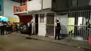 De acuerdo con los reportes de primeros auxilios, el joven ya llevaba horas sin vida cuando lo encontraron