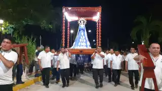 Feligreses preparan la bajada de la Inmaculada Concepción para los festejos de Izamal