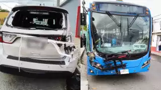 Vehículo oficial del Ayuntamiento de Mérida y Va y Ven protagonizan choque en el centro de la ciudad