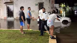 Inundaciones, autos varados y falta de transporte golpean a Campeche por las lluvias