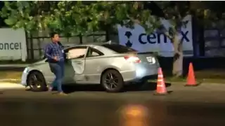 Automovilista manda 'a volar' a un hombre sobre el Periférico de Mérida tras atropellarlo