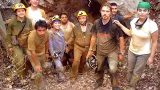 El equipo apoya a las comunidades rurales, para realizar diagnósticos de sus cuevas