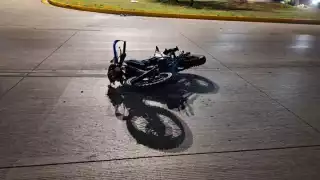 El motociclista murió luego del impacto contra un poste en Cancún