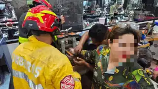 Trabajadora de joyería sufre accidente con rodillos en Puerto Aventuras; casi pierde los dedos