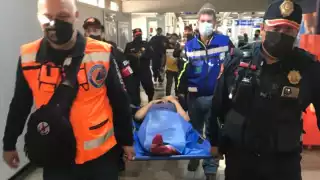 Mujer entra en labor de parto en la estación Doctores del Metro en CDMX