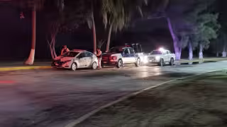 Intensa movilización por hundimiento de lancha camaronera en Playa Norte; continúa búsqueda de persona desaparecida