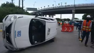 En el taxi iba una mujer elemento de la Secretaría de Marina