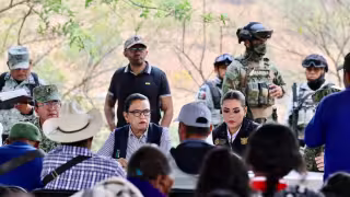 Rosa Icela Rodríguez y Evelyn Salgado recorren Chilapa por violencia en la zona