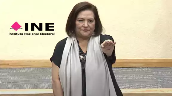 Es la primera mujer Presidenta de este órgano electoral. Es la primera mujer Presidenta de este órgano electoral.