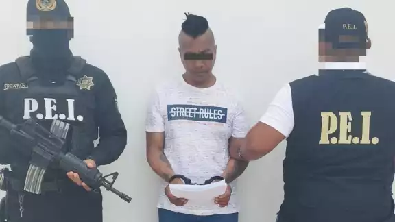 El hombre fue detenido por la SSP Yucatán para ser trasladado a la CDMX El hombre fue detenido por la SSP Yucatán para ser trasladado a la CDMX