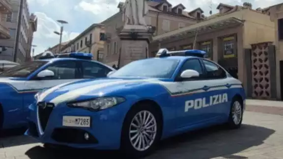 En el norte de Italia, un niño de once años ha sido identificado por la policía como el responsable de un robo de más de 6 mil euros en efectivo de un supermercado local En el norte de Italia, un niño de once años ha sido identificado por la policía como el responsable de un robo de más de 6 mil euros en efectivo de un supermercado local