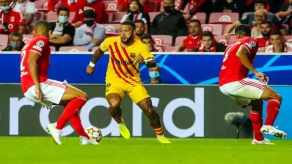 El Barcelona cae por segunda ocasión consecutiva en el torneo de la UEFA Champions League, al ser derrotado 3-0 por el Benfica