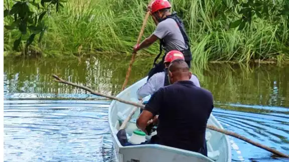 Autoridades recorrieron la zona del último avistamiento, sin lograr resultados. Creen que podría tratarse de un pescador