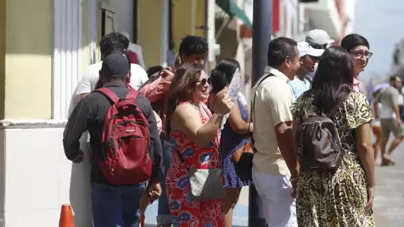 Habrá cielo medio nublado, ha nublado en el transcurso del día, con lluvias puntuales muy fuertes en Campeche y Yucatán Habrá cielo medio nublado, ha nublado en el transcurso del día, con lluvias puntuales muy fuertes en Campeche y Yucatán