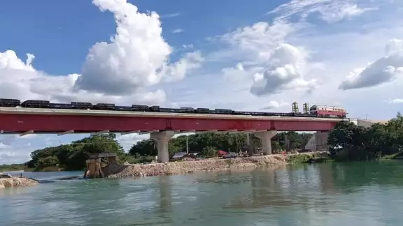 En temporada de lluvias es cuando el nivel del río tiende a incrementar En temporada de lluvias es cuando el nivel del río tiende a incrementar
