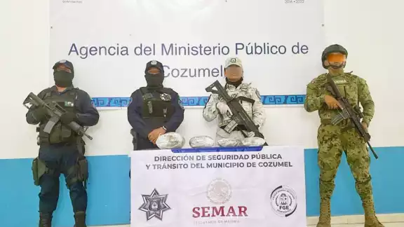 Hallan cuatro paquetes de marihuana en una paquetería ubicada en la colonia centro.