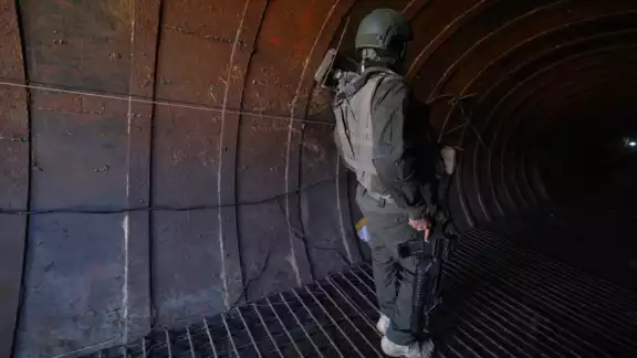 El túnel tiene 4 kilómetros de largo y 50 metros de profundidad El túnel tiene 4 kilómetros de largo y 50 metros de profundidad