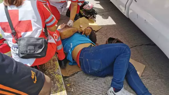 Al impactarse con el vehículo, el conductor de la camioneta se estrelló contra el vidrio Al impactarse con el vehículo, el conductor de la camioneta se estrelló contra el vidrio
