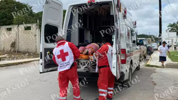 Ante esta situación se trasladó al lugar, una ambulancia de la Cruz Roja, delegación Felipe Carrillo Puerto Ante esta situación se trasladó al lugar, una ambulancia de la Cruz Roja, delegación Felipe Carrillo Puerto