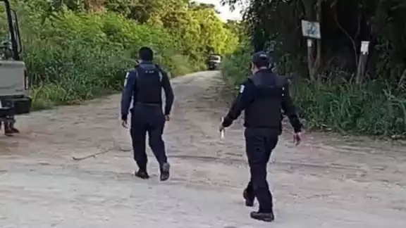 De acuerdo con versiones extraoficiales los dos sujetos tendrían antecedentes penales por el delito de robo y narcomenudeo