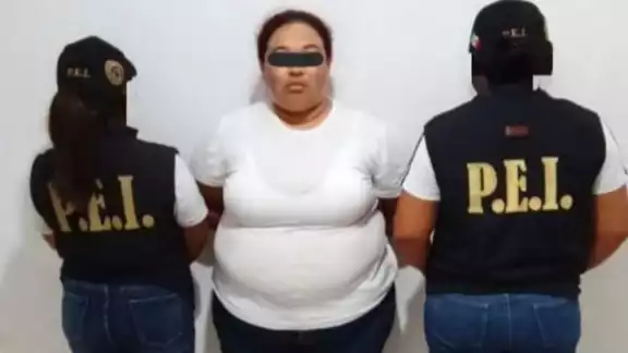La mujer es originaria de Isla Mujeres en Quintana Roo La mujer es originaria de Isla Mujeres en Quintana Roo