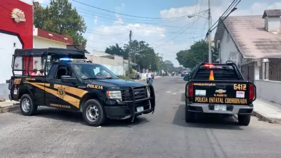 El conductor del vehículo permaneció en el lugar de los hechos para dialogar con los familiares del hombre