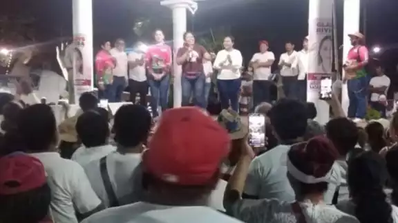 En los ejidos no saben de política, por eso votan por la persona