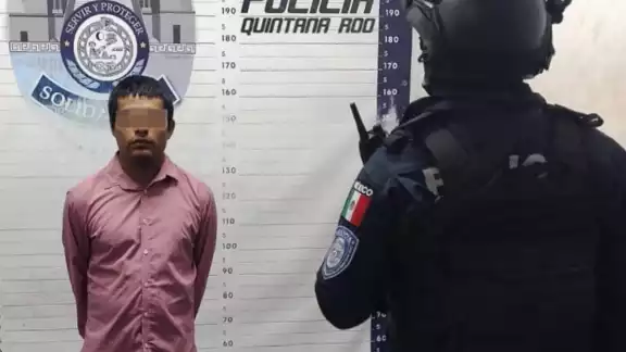 El hombre fue detenido y trasladado a los separos de Playa del Carmen El hombre fue detenido y trasladado a los separos de Playa del Carmen