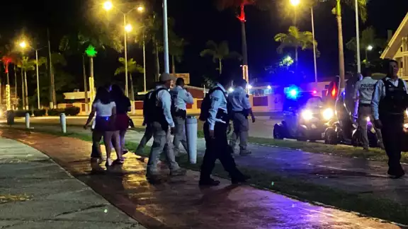 Sus amigos pensaron que estaba bromeando ante el arranque del joven de 16 años de edad Sus amigos pensaron que estaba bromeando ante el arranque del joven de 16 años de edad