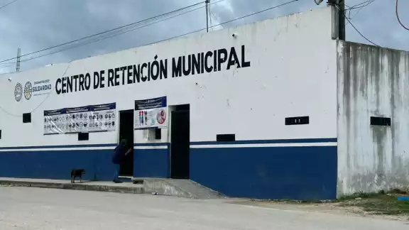 Hubo un detenido en días pasados por posesión de estupefacientes; al pasar el primer filtro de la cárcel se le detectaron 10 dosis.